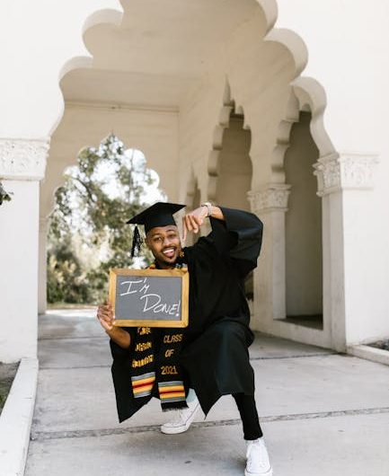 Купить диплом экономиста в Ялте